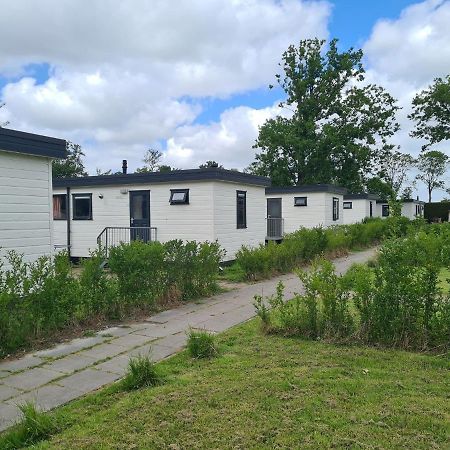 Holiday Chalet Basic Apartment Hensbroek ภายนอก รูปภาพ